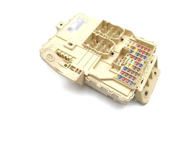 Блок предохранителей 91950-J7641 KIA Ceed