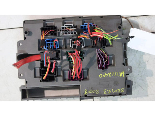 Pojistková skříňka BMW 3 E92 E93 2006