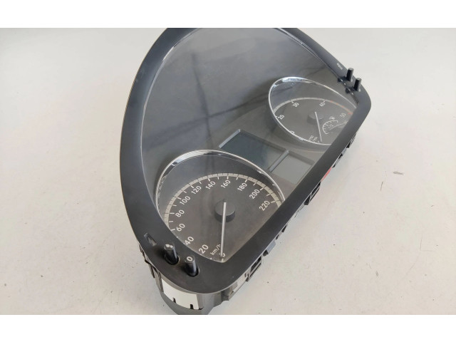 Přístrojová deska  Mercedes-Benz Vito Viano W639 2012 A6399000900, 402951002  