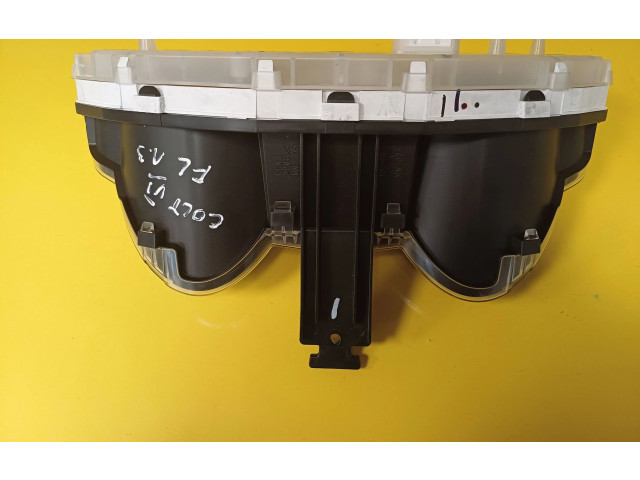 Панель приборов    Mitsubishi Colt       