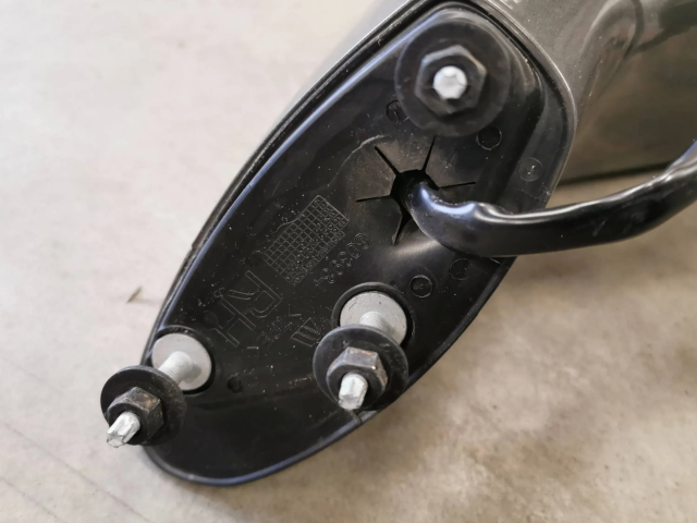 Zpětné zrcátko pravé Chevrolet Corvette C7 2015 23118413