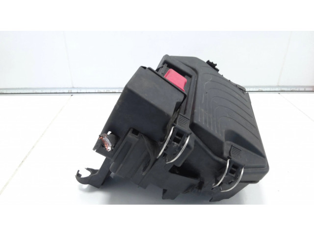 Крышка блока предохранителей A2469980601 Mercedes-Benz B W246 W242