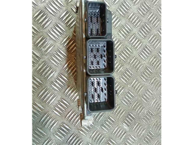 Блок управления AV6112A650PE, S180138002D Mazda 3 II