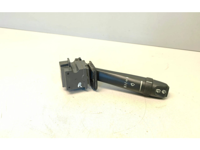 Ручка стеклоочистителей    Volvo V70