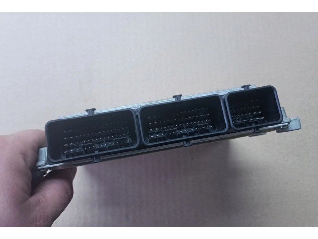 Блок управления двигателем ECU