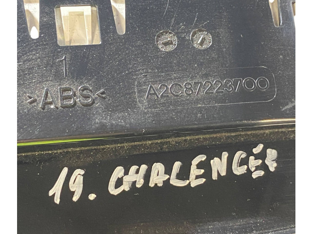 Přístrojová deska Dodge Challenger 2019 A2C92881101, 8110190670290