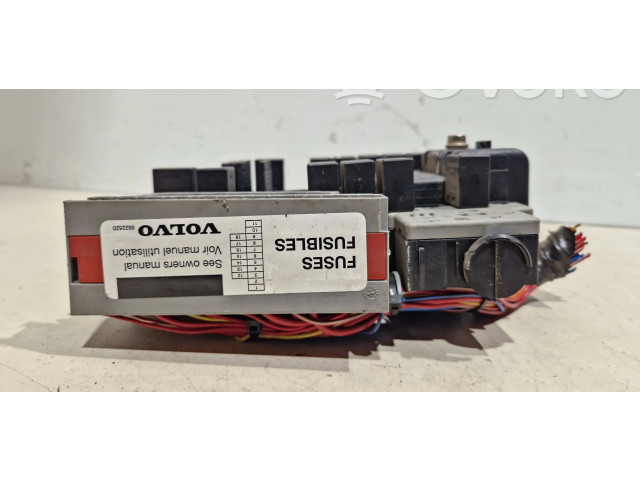 Блок предохранителей 9401802 Volvo V70