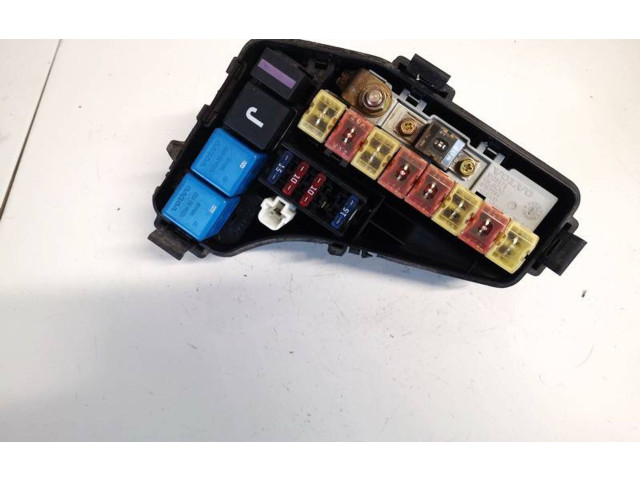 Блок предохранителей  9128576, 9162084   Volvo S70  V70  V70 XC    