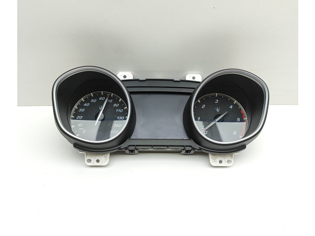 Панель приборов 670101179 Maserati Levante