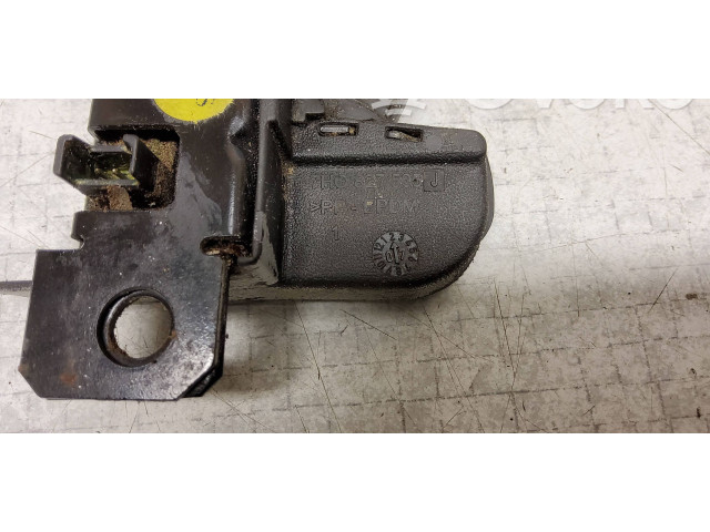 Zámek zadních dveří 7H0827506J Volkswagen Transporter - Caravelle T5 1999