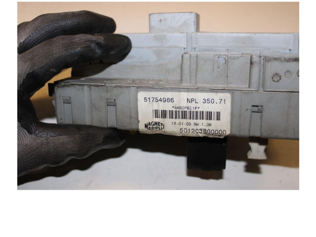 Блок предохранителей 51732919 Fiat Idea