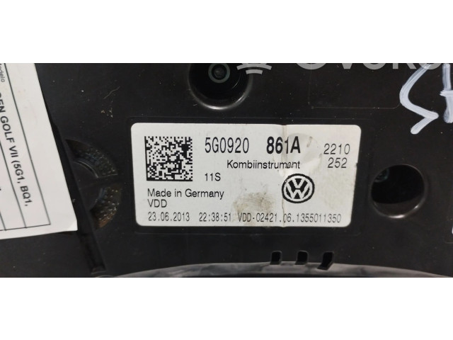 Панель приборов 5G0920861A Volkswagen Golf VII