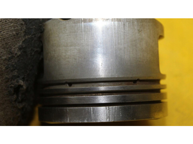 Píst 077B Audi A6 S6 C4 4A