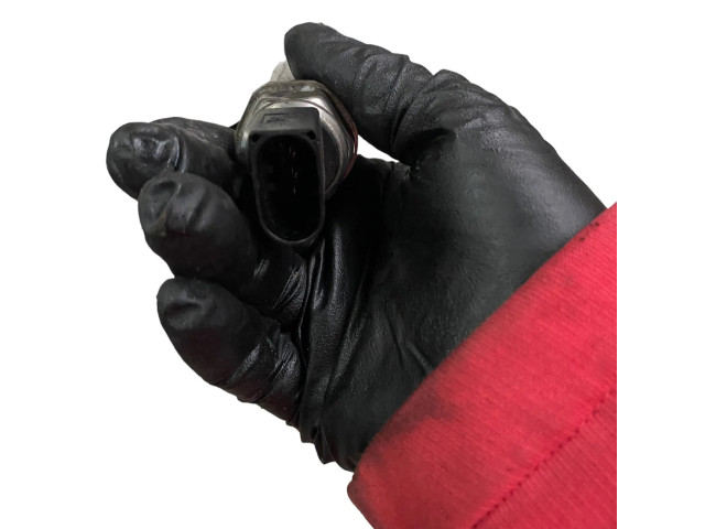 Топливная рампа BK3Q9D280AC, 040387315   Ford Ranger 3.2 