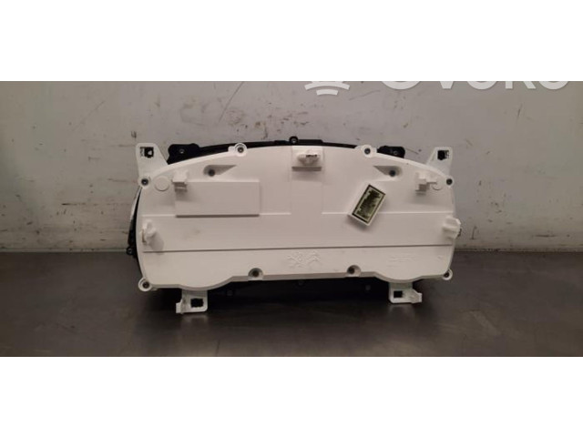 Přístrojová deska  Peugeot Expert 2021 9837472880  