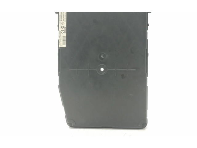 Pojistková skříňka 8200780021 Renault Megane II 2008