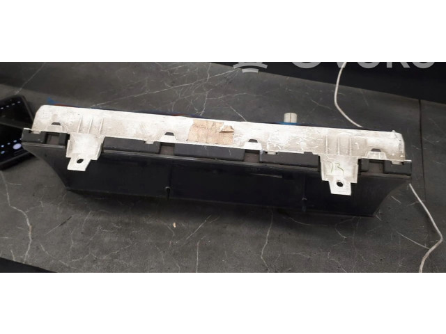 Přístrojová deska Nissan PickUp 2002 2481357g00