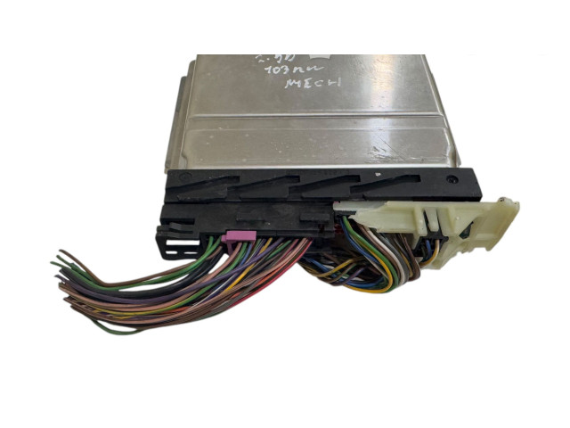 Блок управления двигателя 0281001776, 28SA4018 Volvo V70