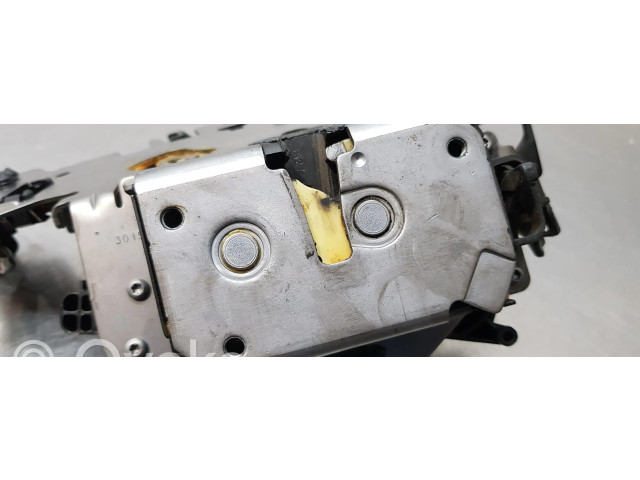 Замок багажника 68030379AA Chrysler Grand Voyager V 2007-2015 года