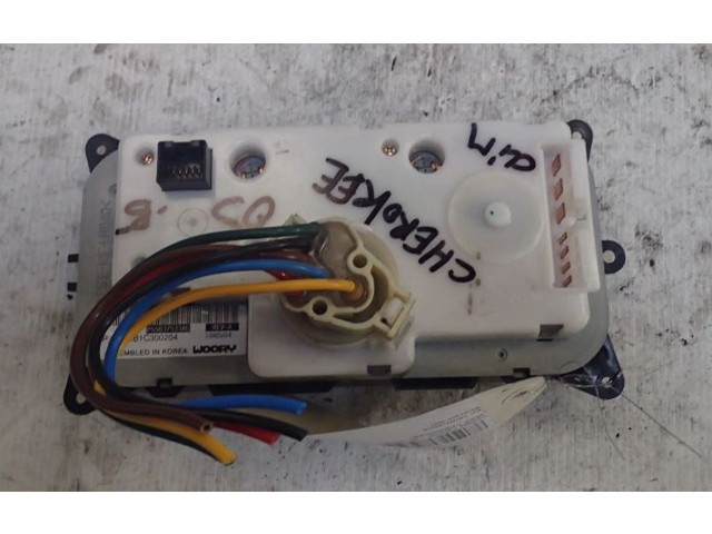 Блок управления климат-контролем    Jeep Cherokee