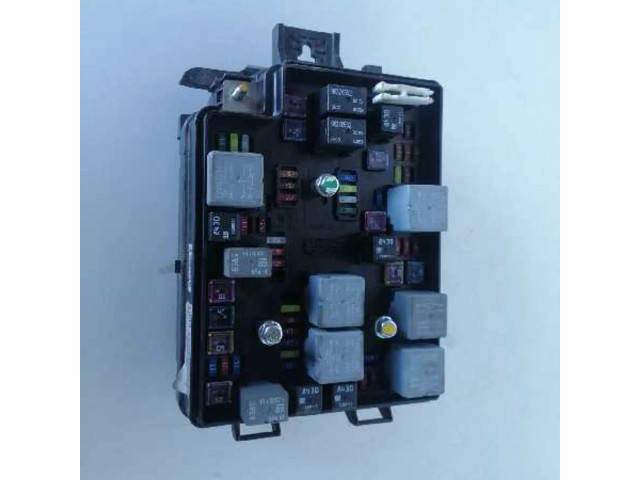 Блок предохранителей 95180488   Chevrolet Aveo    