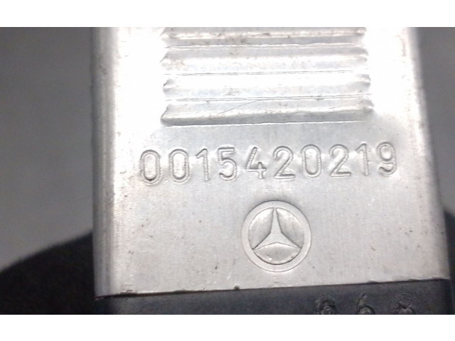 Pojistková skříňka 0015420219, 4RD00412200 Mercede-Benz S W126 1988