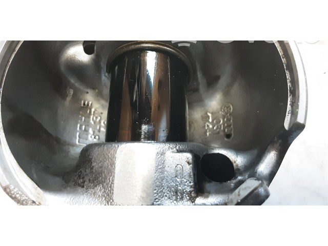 Píst 81L137A2, 031174 Volkswagen Transporter - Caravelle T5