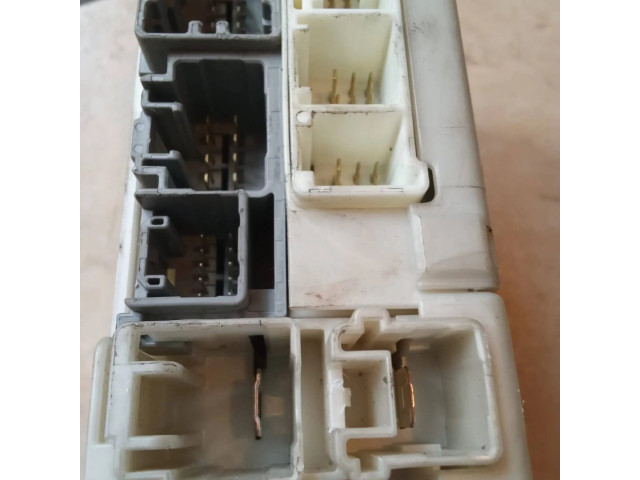 Блок предохранителей 8273053050, 0239 Lexus IS 220D-250-350