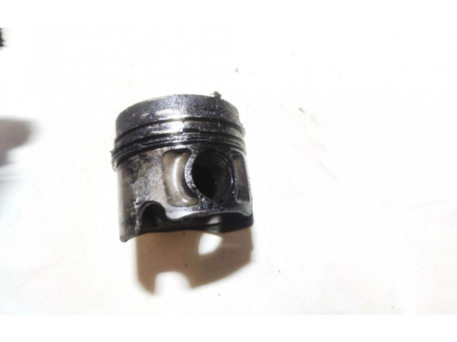  Поршень  79v101, m401  Volkswagen PASSAT B4  