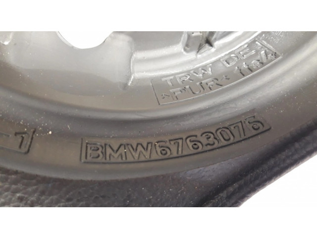 Руль BMW 1 E81 E87 2004-2011 года 6763076, 3375E871