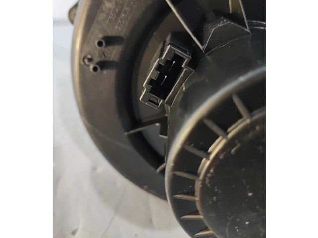 Вентилятор печки 6R1819015A Audi A1