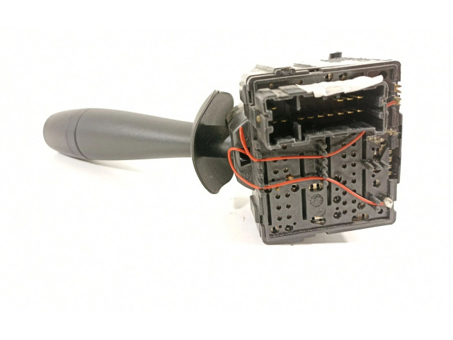 Ручка стеклоочистителей 681728631R   Dacia Dokker