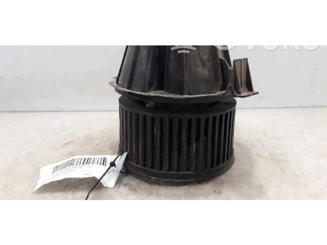 Вентилятор печки 272106020R Dacia Sandero