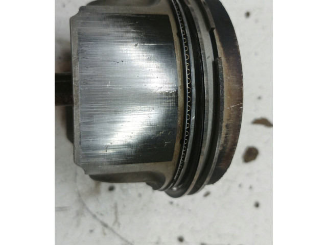  Поршень с шатуном  20V  Audi A3 S3 8L  