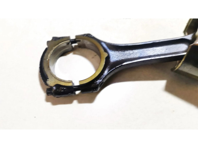 Píst Mercedes-Benz C W203 pro benzínový motor 1.8