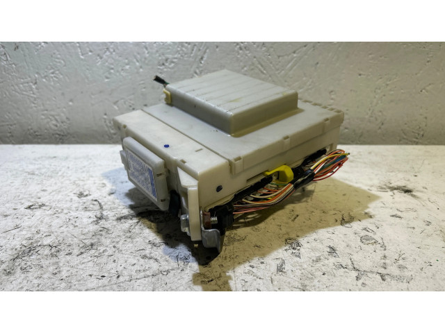 Блок предохранителей 8273053022, 7E230397 Lexus IS 220D-250-350