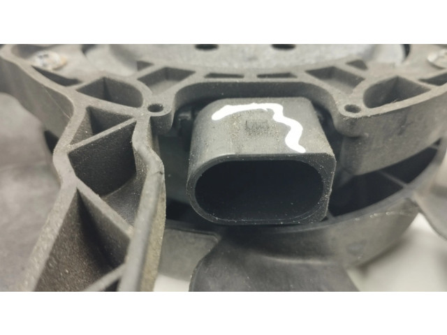 Вентилятор радиатора     8K0121003AB    Audi A6 C7 2.0