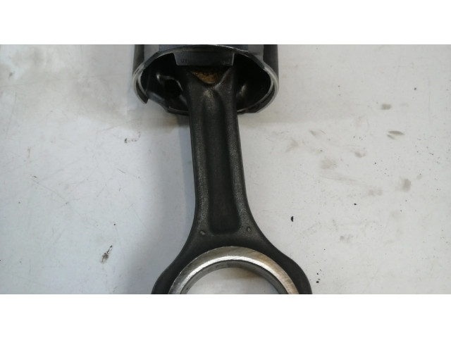 Píst    Ford C-MAX I  pro naftový motor 1.6  