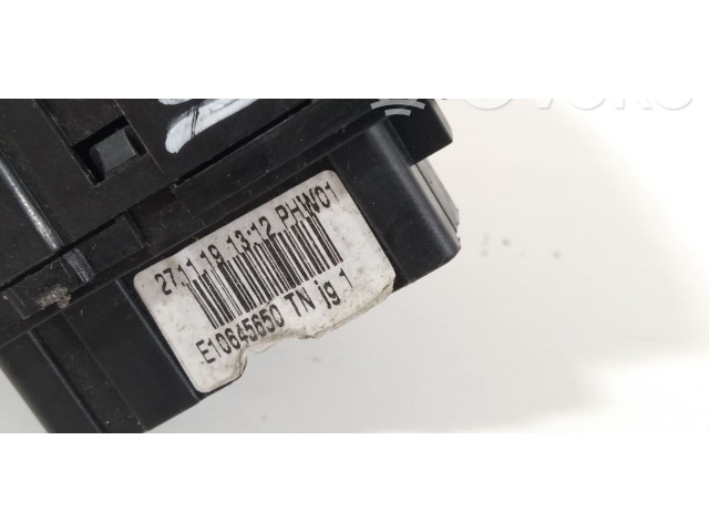 Ручка стеклоочистителей 8201168008   Dacia Logan II