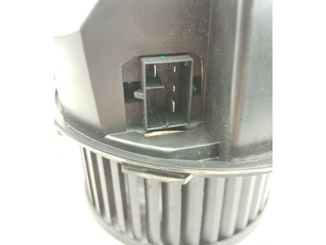 Вентилятор печки    F983228M, VALEO   Volkswagen Touran I