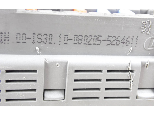 Блок предохранителей 1400310480 Citroen C8