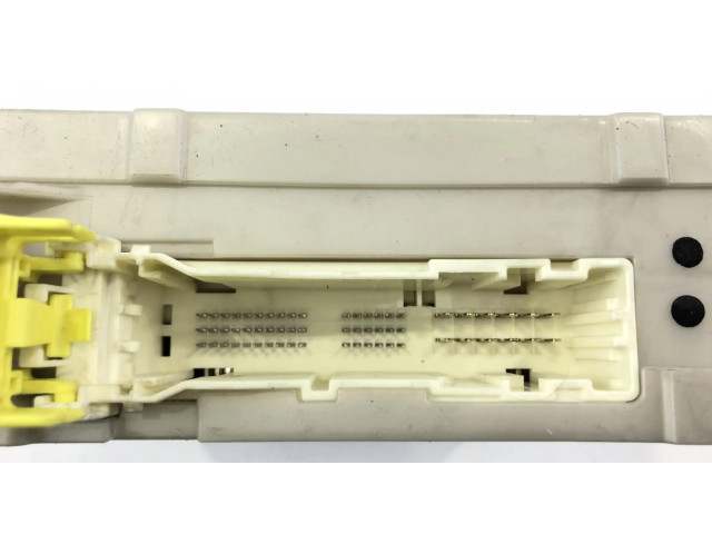 Блок предохранителей  8273050490, 82730-50490   Lexus LS 460 - 600H    