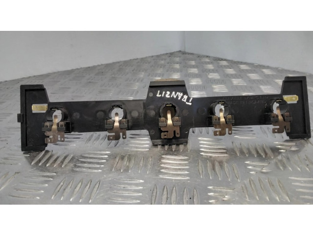 Держатель крышки лампы заднего фонаря