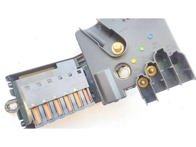 Блок предохранителей  2119820302   Mercedes-Benz E W211    