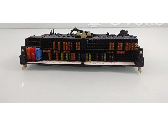 Блок предохранителей 8364540   BMW X3 E83    