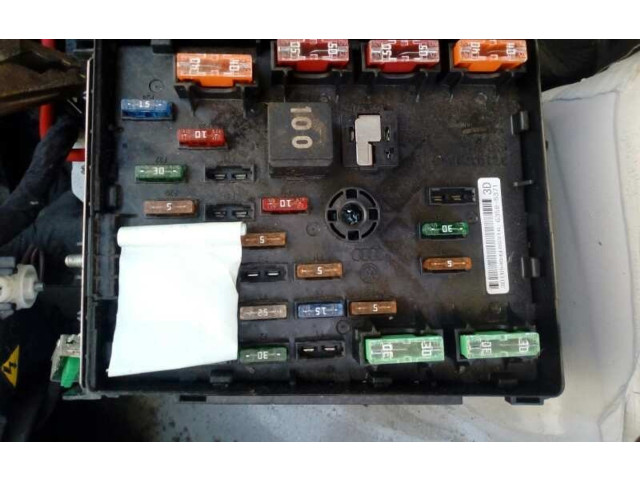 Pojistková skříňka Řídící jednotka BSM    Volkswagen Tiguan 2014