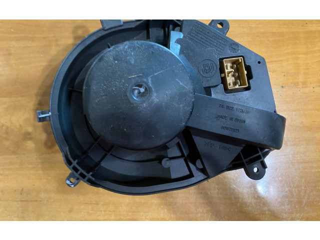 Вентилятор печки    740221233F, 8D1820021   Audi A6 S6 C6 4F