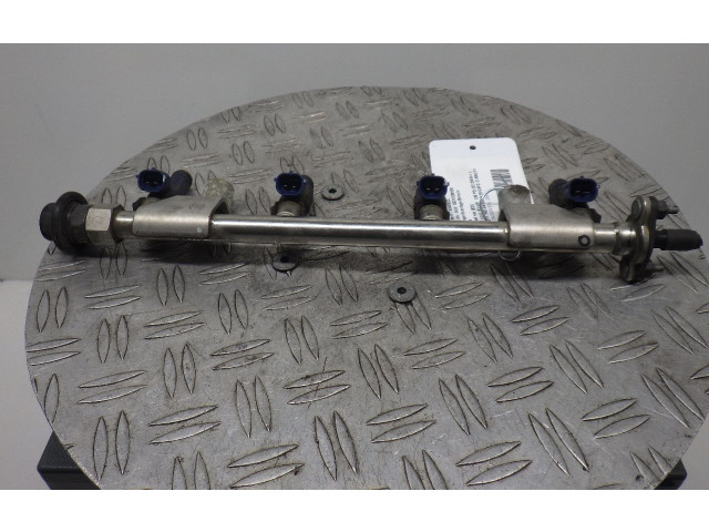 Топливная рампа 353102B000   KIA Ceed  