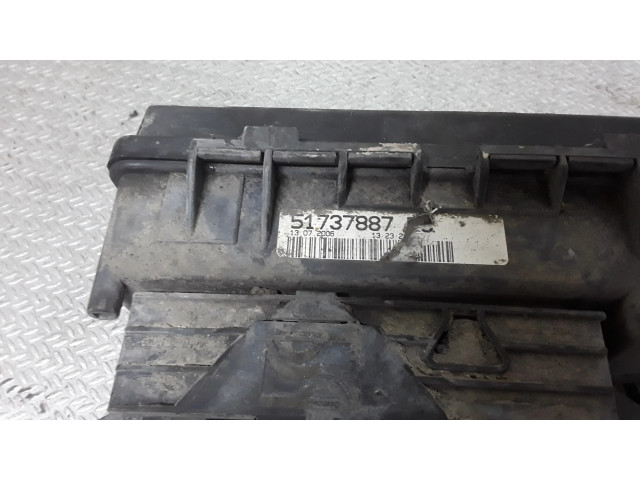 Блок предохранителей 51737887 Fiat Grande Punto
