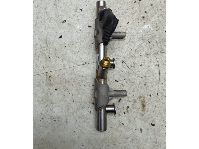 Vstřikovací lišta 059145762B Audi A4 S4 B7 8E 8H